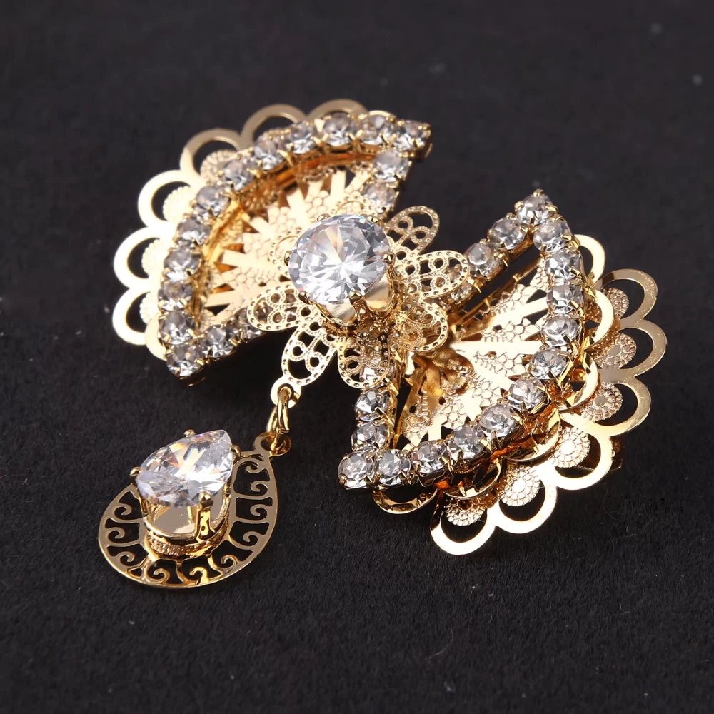 Bling Zircon Gold Plated Hollow Metal Butterfly Brooches Luxury Women Scarf Hijab Pin Brooch